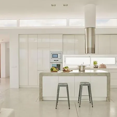 Primera Linea De Mar Con Yate 