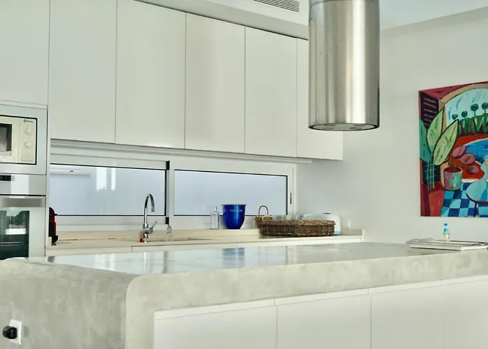 Primera Linea De Mar Con Yate 