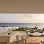 Primera Línea De Mar Con Yate De Lujo By Menorca Luxury Broker