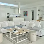 Villa Primera Línea De Mar Con Yate De Lujo By Menorca Luxury Broker Cap d'en Font